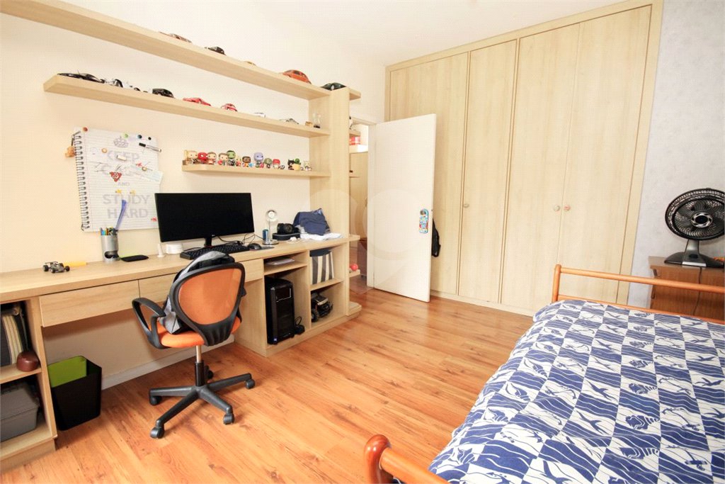 Casa Térrea à venda com 4 quartos, sendo 2 suítes, em Interlagos, São Paulo, SP
