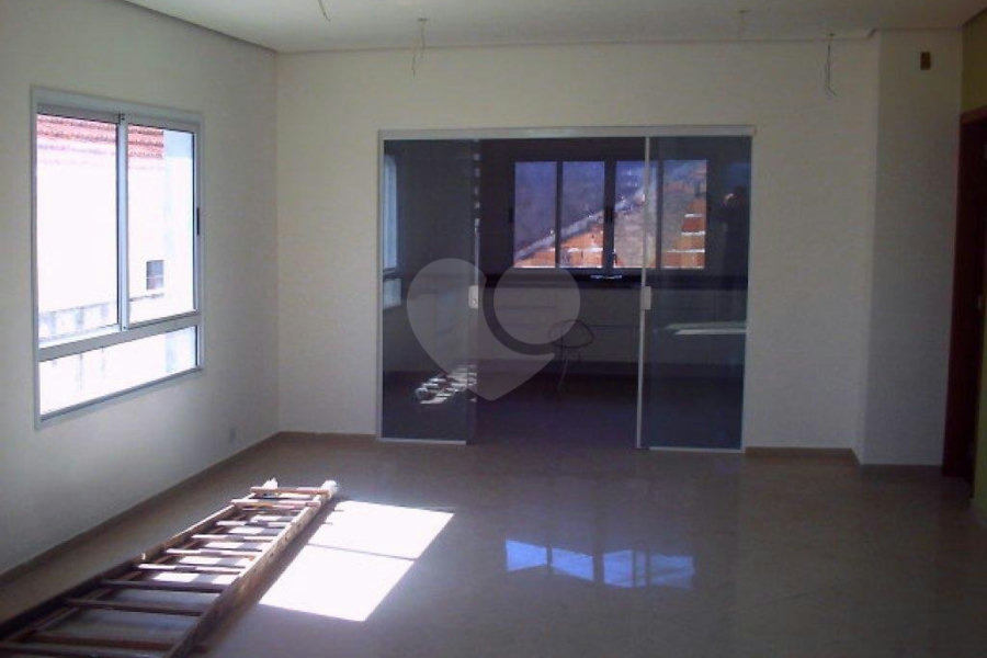 Sobrado à venda com 3 quartos, sendo 1 suíte, em Vila Irmãos Arnoni, São Paulo, SP