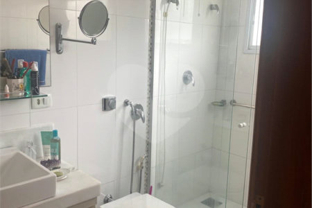 Casa à venda com 5 quartos, sendo 3 suítes, no condomínio Zuleika Jabour, Salto - SP