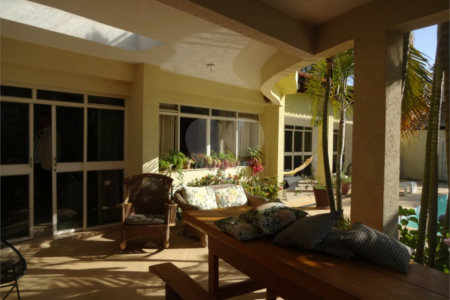 Casa à venda com 5 quartos, sendo 2 suítes,  em Vila Oliveira, Mogi das Cruzes, SP