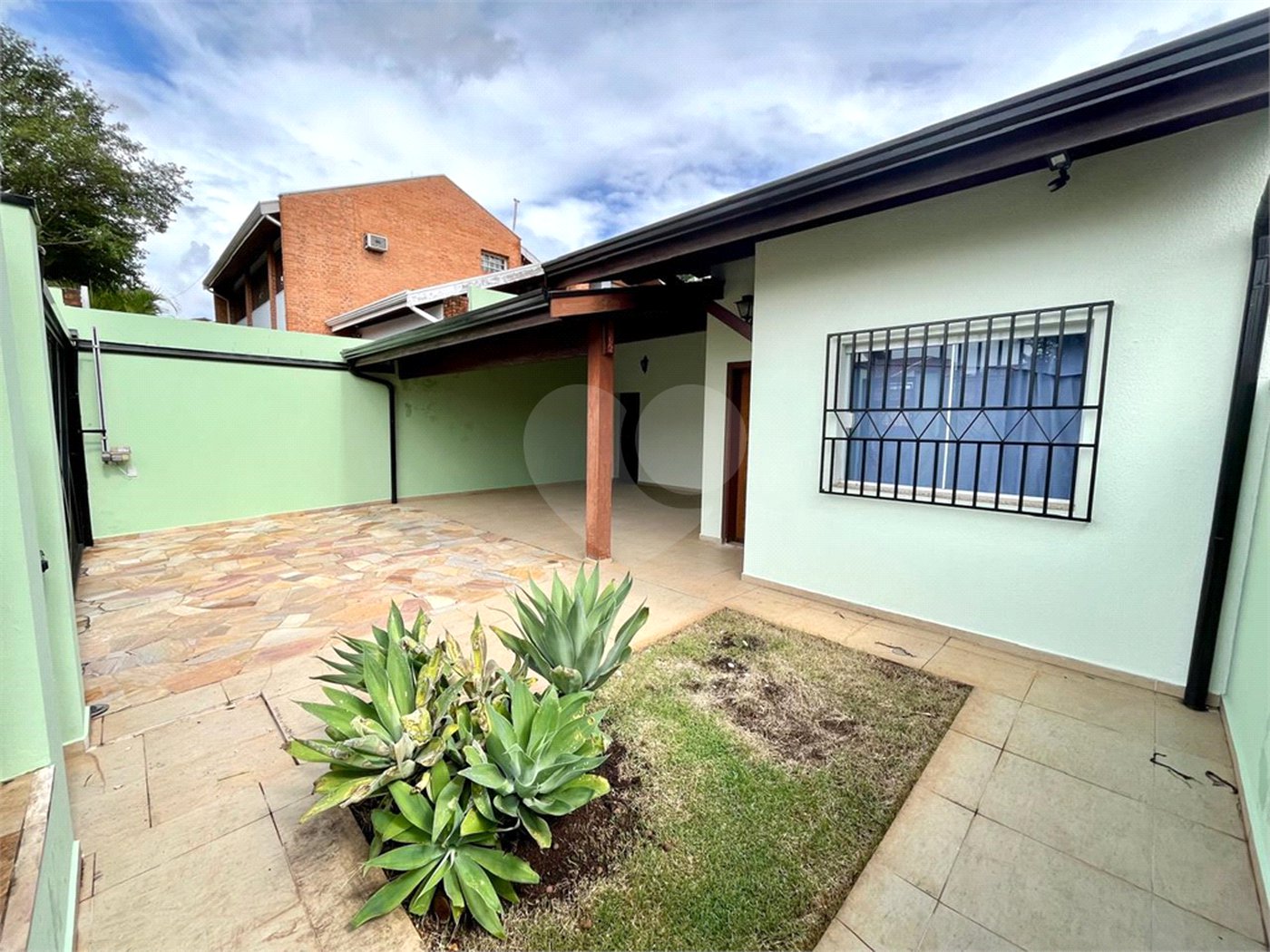 Casa Térrea à venda com 3 quartos, sendo 1 suíte,  em Cidade Universitária, Campinas, SP