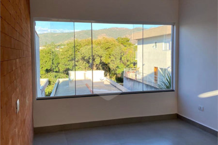 Sobrado à venda com 3 quartos, sendo 1 suíte, em Jardim do Lago, Atibaia, SP