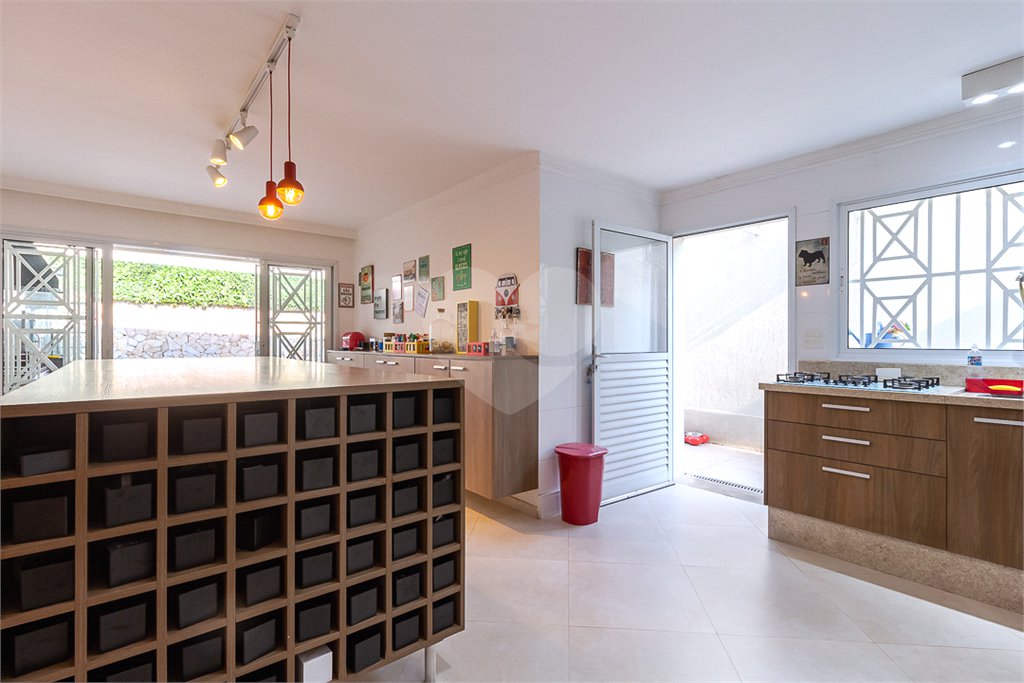 Casa à venda com 3 quartos, sendo 1 suíte, em Alto da Boa Vista, São Paulo, SP