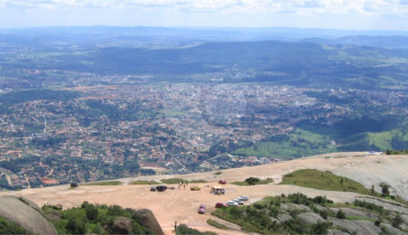 Sobrado à venda com 3 suítes no Centro, Bom Jesus dos Perdões, SP