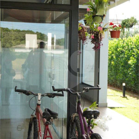 Casa à venda com 4 quartos, sendo 2 suítes, no condomínio Primavera, Salto - SP