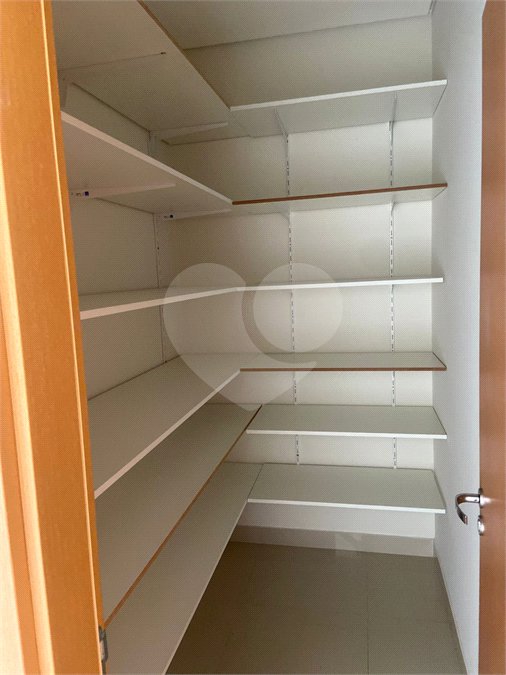 Casa à venda ou para alugar com 3 suítes no condomínio Portal das Tipuanas, Araraquara - SP