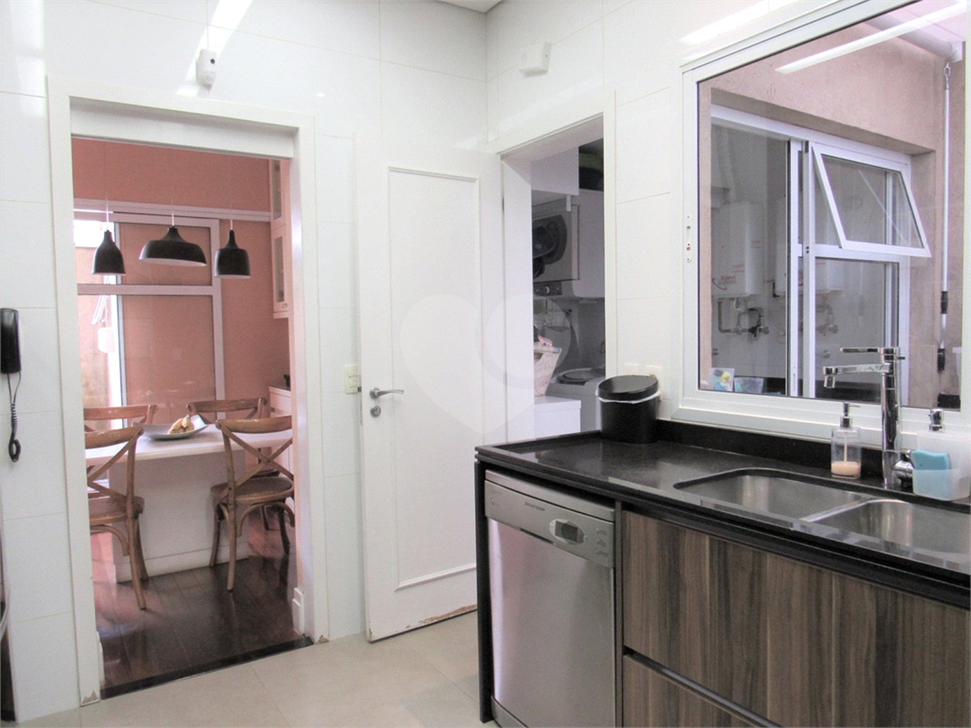 Casa à venda com 4 suítes no condomínio Dolce Villa, São Paulo - SP