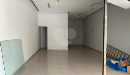 Salão Comercial para alugar em Vila Thais, Atibaia, SP