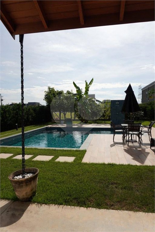 Casa à venda com 4 quartos, sendo 2 suítes, no condomínio Primavera, Salto - SP