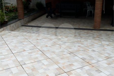 Chácara à venda com 3 quartos, sendo 1 suíte,  em Conjunto Habitacional Brás Cubas, Mogi das Cruzes, SP