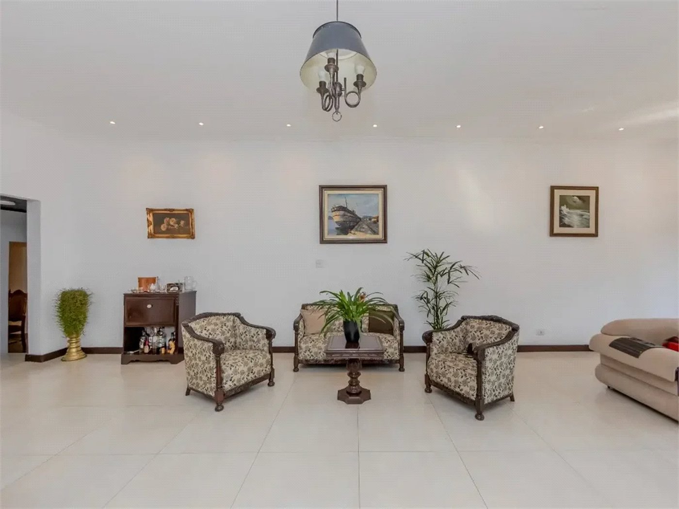 Casa à venda ou para alugar com 5 quartos, sendo 3 suítes, em Chácara Pavoeiro, Cotia, SP
