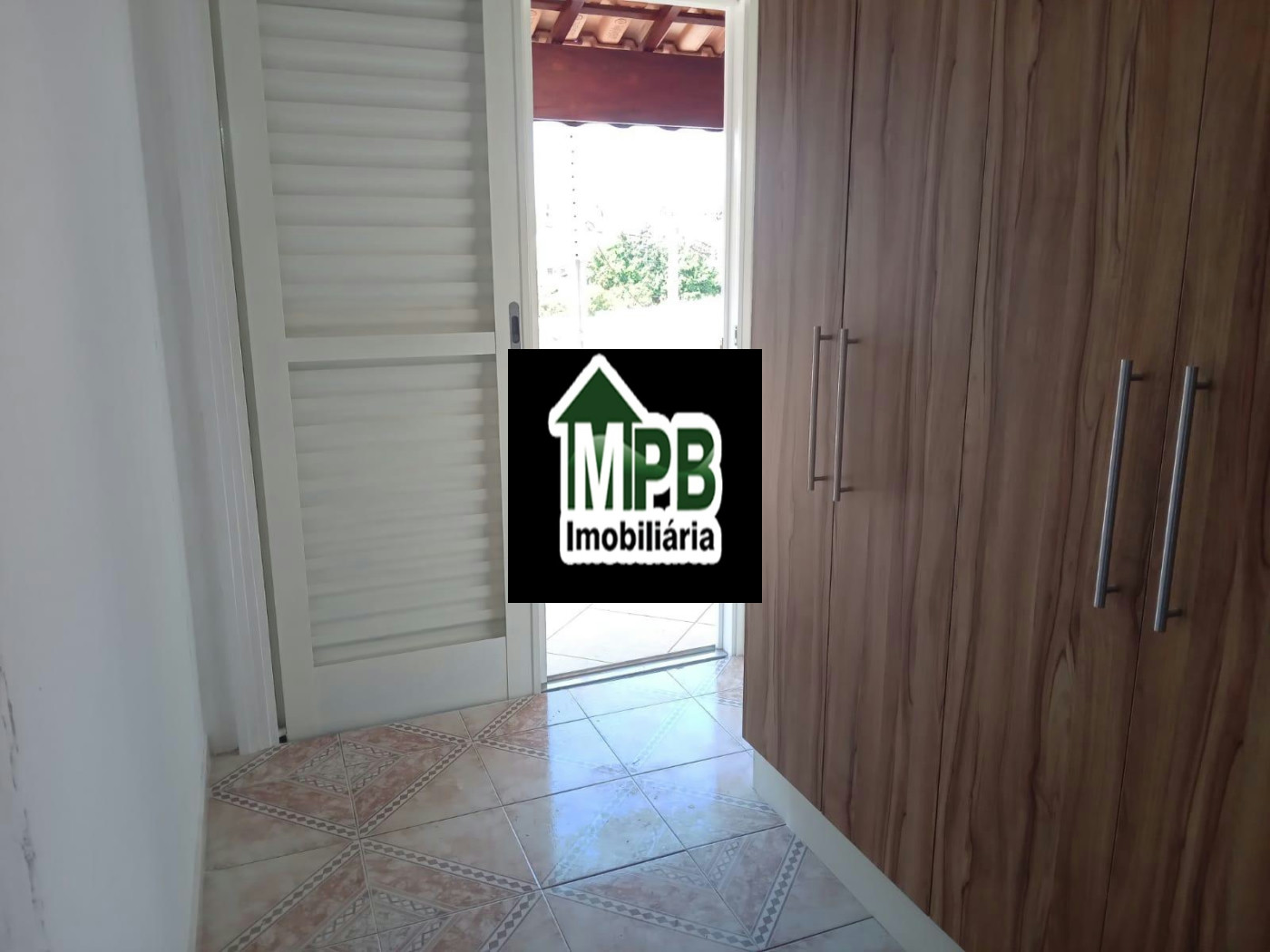 Sobrado à venda com 2 quartos, sendo 1 suíte, em Jardim Altos Do Itavuvu, Sorocaba, SP