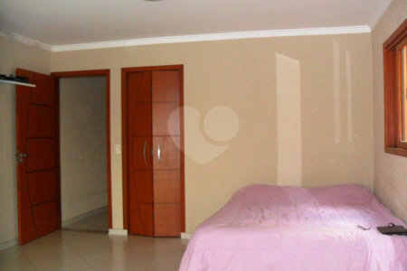 Sobrado à venda com 3 quartos, sendo 1 suíte, em Vila Mazzei, São Paulo, SP