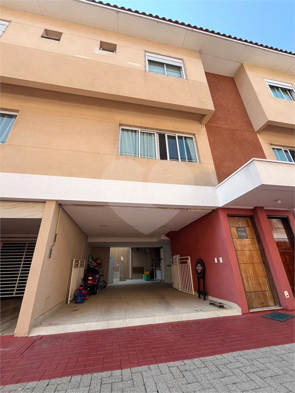 Casa à venda com 3 quartos, sendo 1 suíte, no condomínio Vila Siqueira, São Paulo - SP
