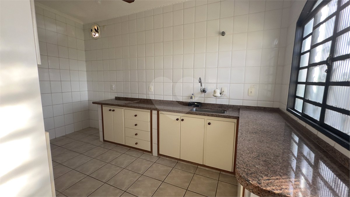 Casa à venda ou para alugar com 2 quartos, sendo 1 suíte, no condomínio Acmti - Colinas do Mosteiro, Terras de Itaici e Recanto dos Pássaros, Indaiatuba - SP