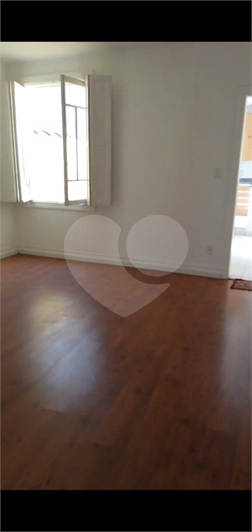 Charme e Praticidade na Vila Mariana: Sobrado com 2 Suítes e Excelente Localização!