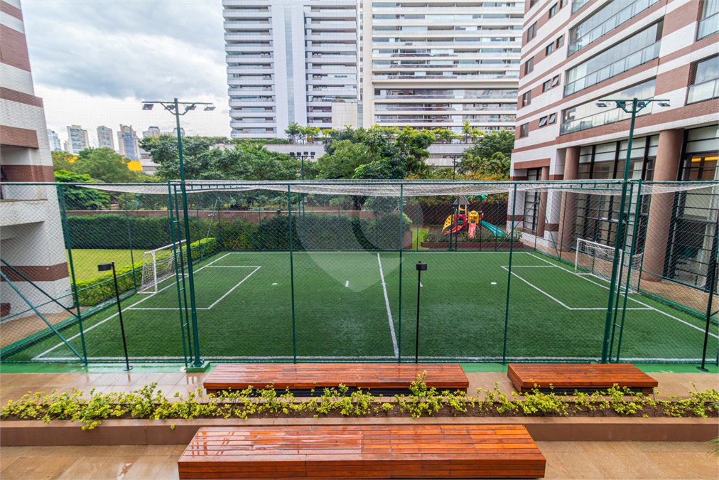 Apartamento à venda com 3 suítes em Chácara Santo Antônio, São Paulo, SP