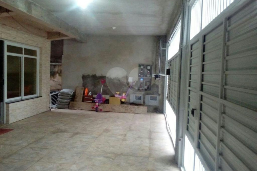 Sobrado à venda com 3 quartos, sendo 1 suíte, em Tremembé, São Paulo, SP