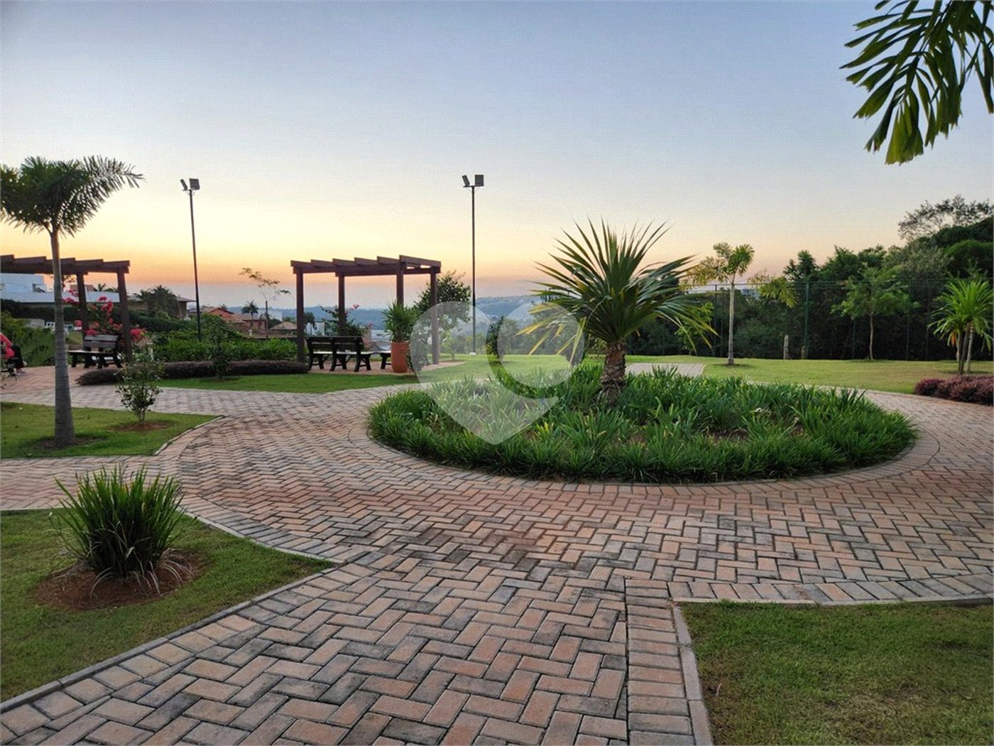 Terreno à venda no condomínio Jardim Primavera, Louveira - SP