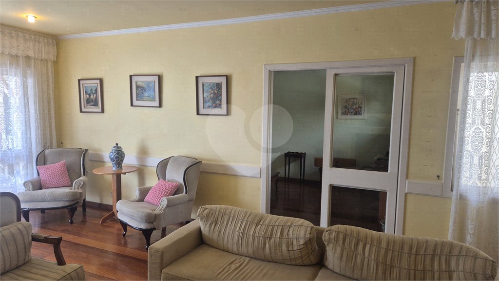 Casa à venda com 4 quartos, sendo 3 suítes,  no condomínio Chácara das Rosas, São Paulo - SP