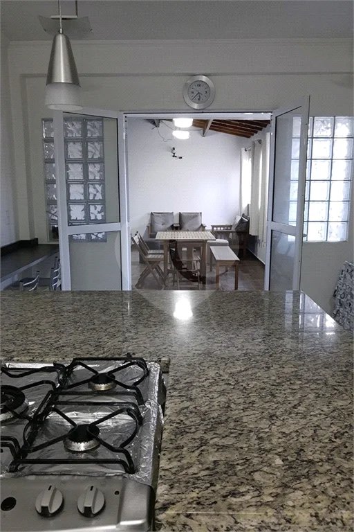 Casa 4 dormitórios, 3 vagas