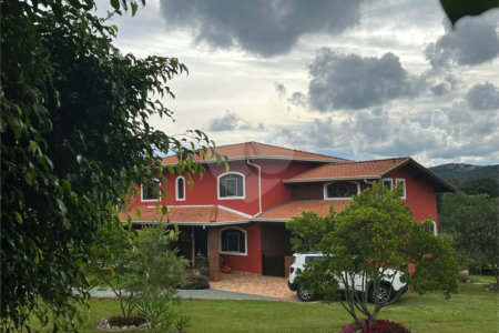 Chácara para alugar com 4 quartos, sendo 2 suítes,  no Centro (canguera), São Roque, SP