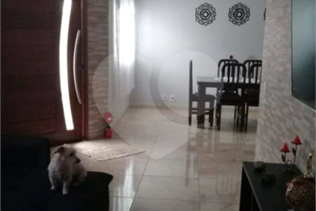 Casa à venda com 4 quartos, sendo 1 suíte, em Parque Santa Rosa, Suzano, SP