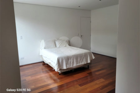 Casa à venda com 3 suítes em Jardim Prudência, São Paulo, SP