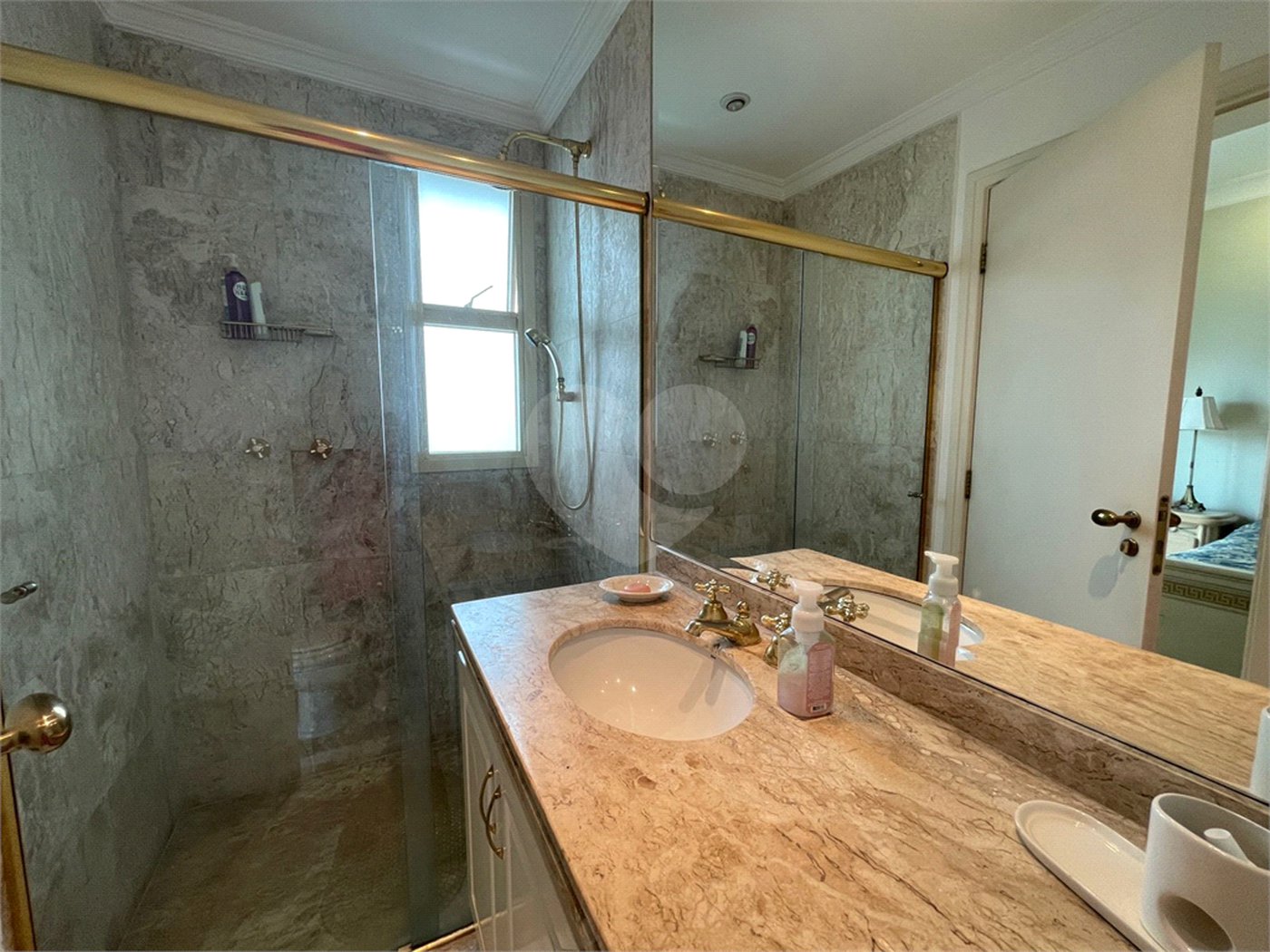 Apartamento à venda com 3 suítes em Campo Belo, São Paulo, SP