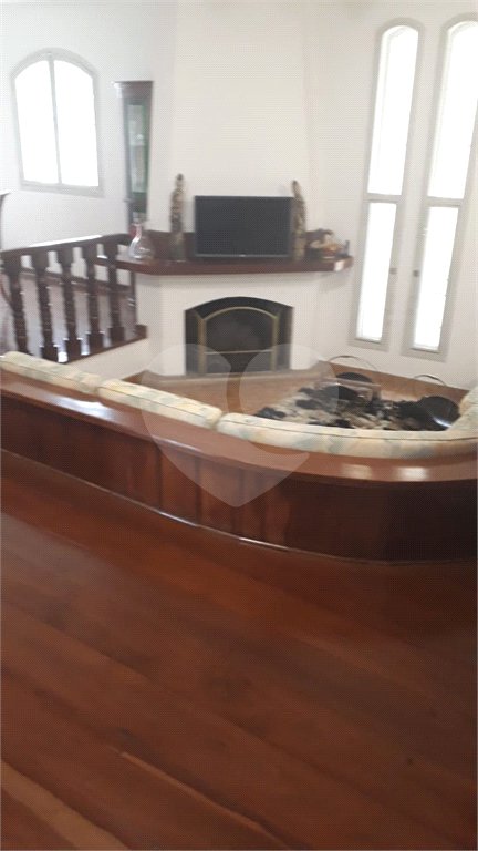 Sobrado à venda com 4 quartos, sendo 3 suítes, em Jardim São Bento, São Paulo, SP
