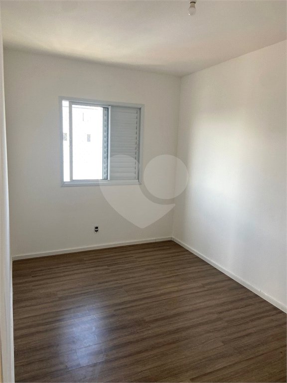 Apartamento à venda com 2 quartos, sendo 1 suíte, em Jardim Itamarati, Poá, SP