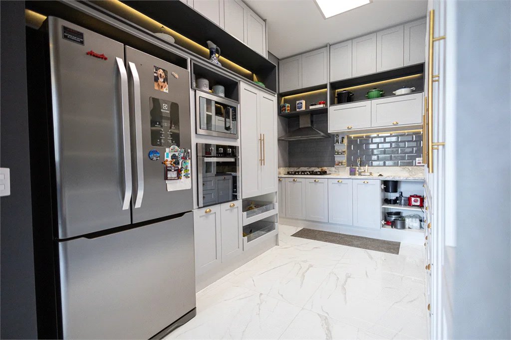 Apartamento à venda com 5 quartos, sendo 4 suítes, em Parque Reboucas, São Paulo, SP