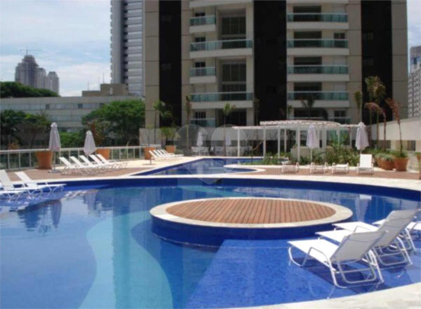 Apartamento à venda com 3 quartos, sendo 2 suítes,  em Cidade Monções, São Paulo, SP