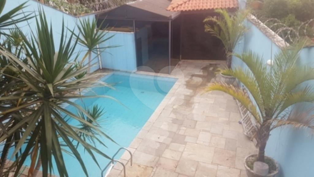 Sobrado à venda com 4 quartos, sendo 1 suíte, em Tremembé, São Paulo, SP