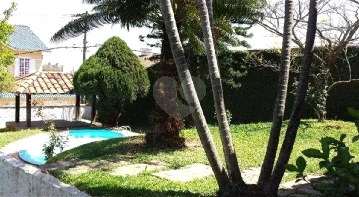 Sobrado à venda com 4 quartos, sendo 1 suíte,  em Vila Rosália, Guarulhos, SP