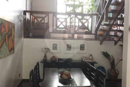 Sobrado à venda com 5 quartos, sendo 3 suítes, em Barra do Una, São Sebastião, SP