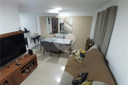 Casa à venda com 3 quartos, sendo 1 suíte, no condomínio Residencial Doutor Emanuel Dias, São Paulo - SP