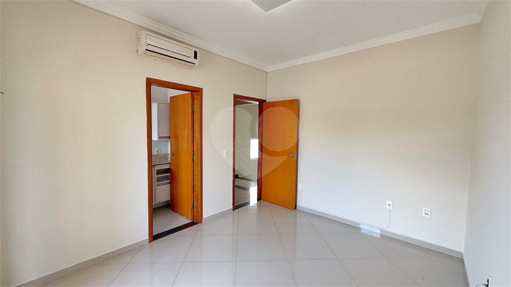Casa à venda ou para alugar com 3 quartos, sendo 1 suíte,  no condomínio Portal de Itaici, Indaiatuba - SP