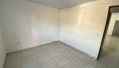 Casa Térrea à venda com 2 quartos em Vila Santa Helena, Atibaia, SP