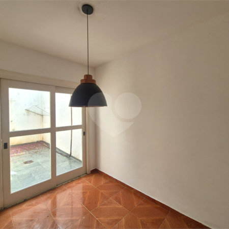 Casa à venda com 3 quartos, sendo 2 suítes, no condomínio Quintas Marajoara, São Paulo - SP