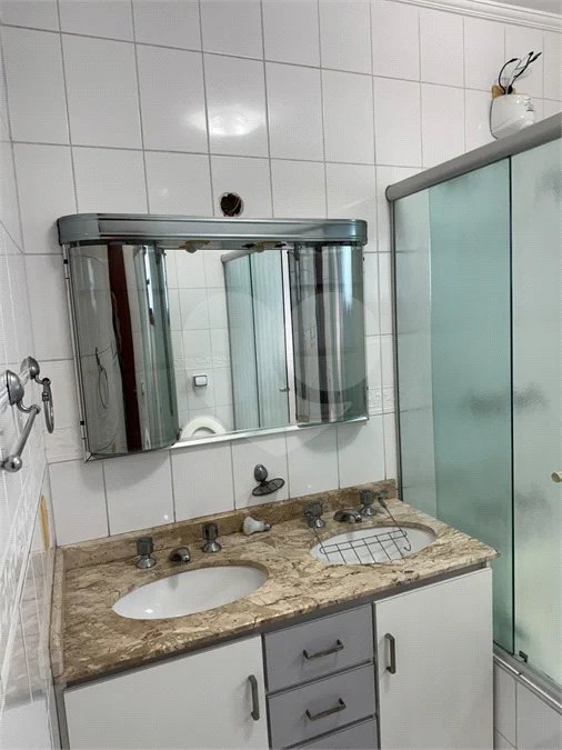 Sobrado à venda ou para alugar com 3 suítes em Vila Sônia, São Paulo, SP