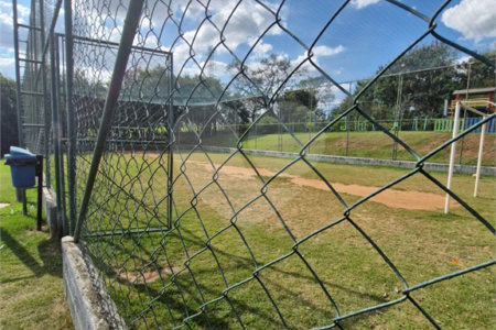 Terreno à venda no condomínio Bosque dos Cambarás, Valinhos - SP