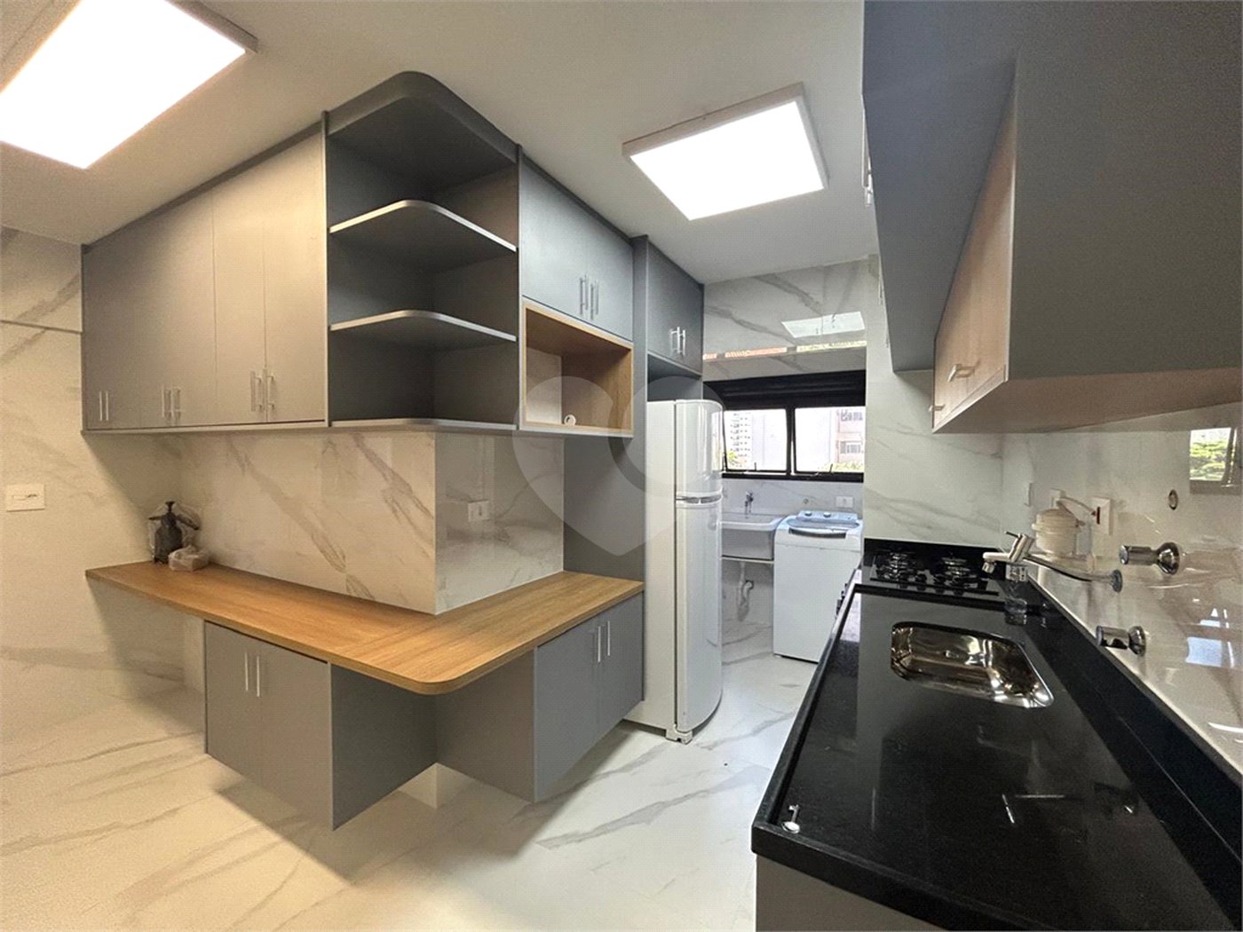 Apartamento para alugar com 3 quartos, sendo 1 suíte,  em Pinheiros, São Paulo, SP