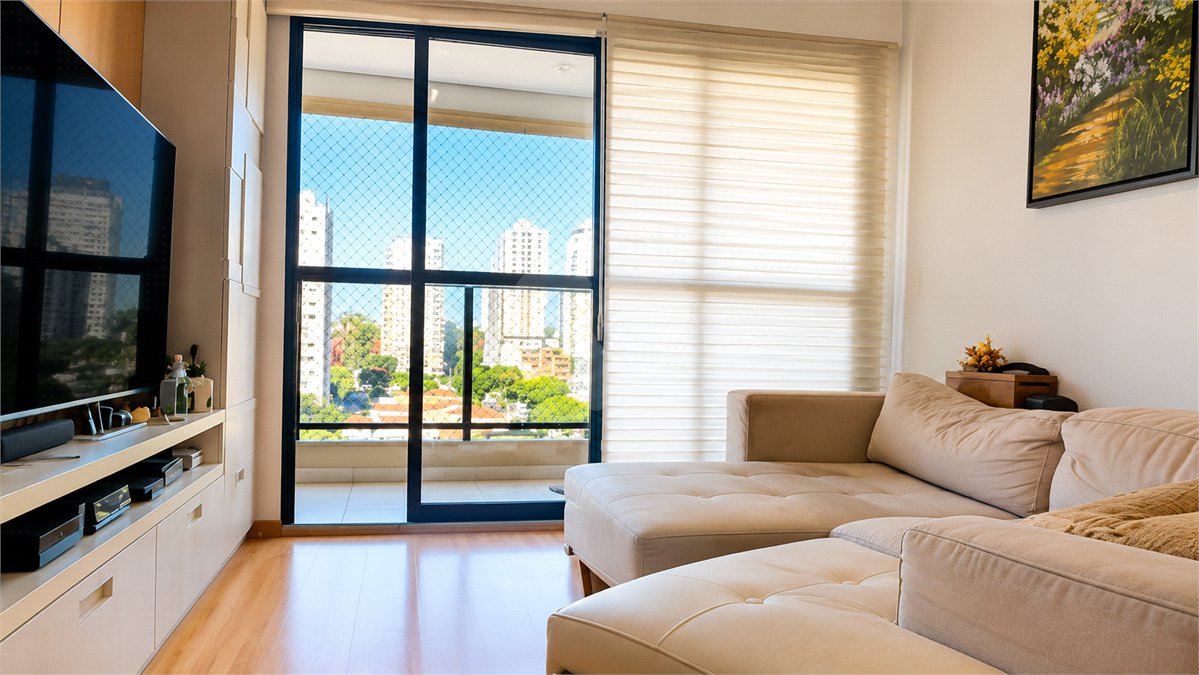 Apartamento à venda com 3 quartos, sendo 1 suíte, em Santo Amaro, São Paulo, SP