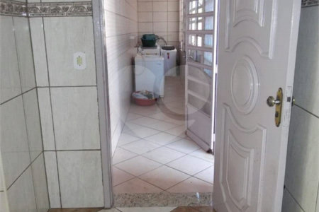 Sobrado à venda com 3 quartos, sendo 2 suítes, em Vila Júlia, Poá, SP