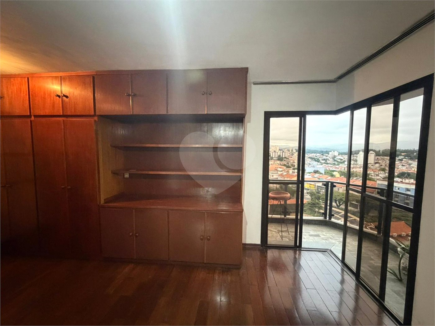 Apartamento com 3 suítes no Jardim França