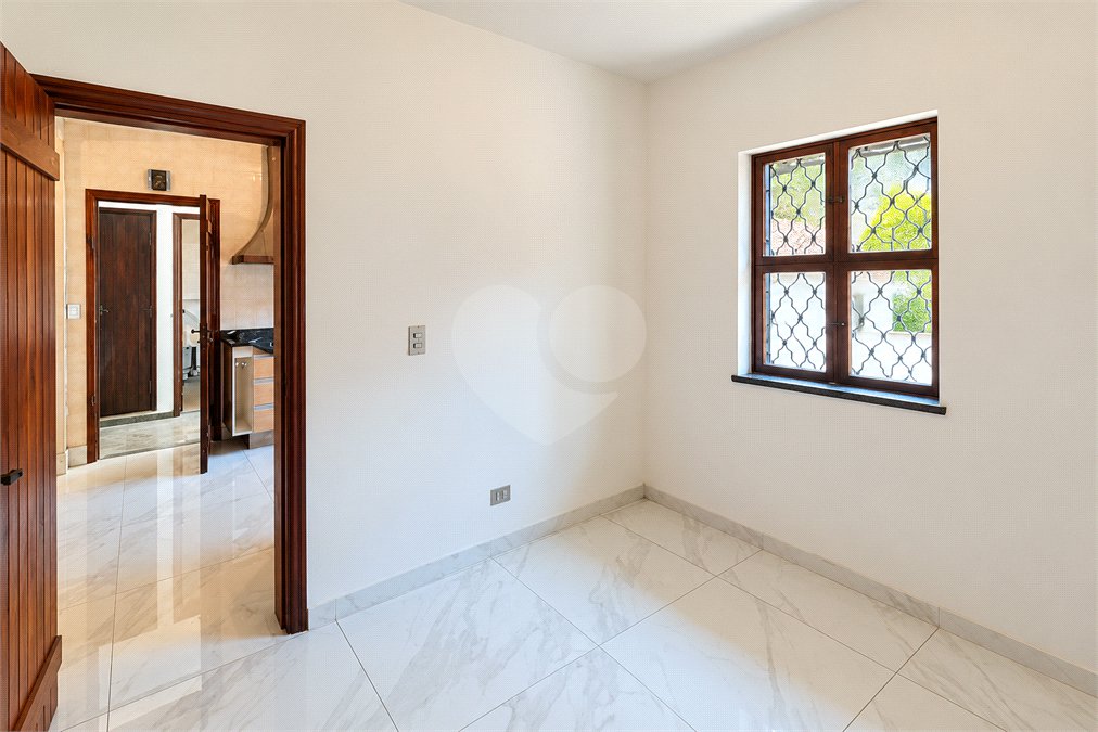Casa Térrea à venda com 4 quartos, sendo 2 suítes, em Alto da Boa Vista, São Paulo, SP