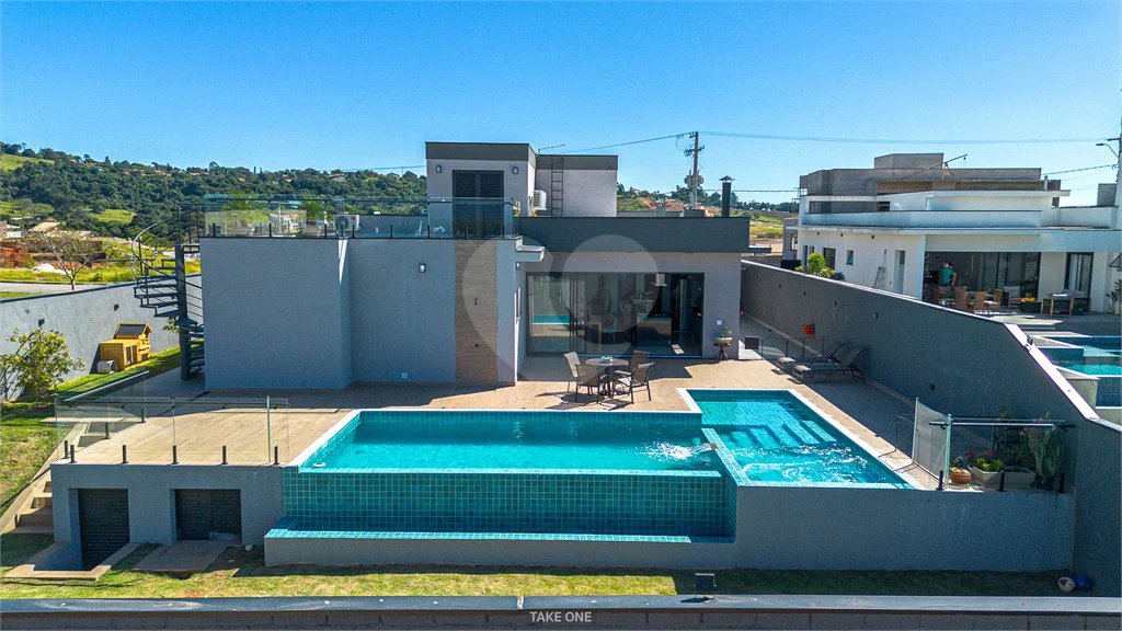 Casa à venda com 4 suítes no condomínio Residencial dos Lagos, Itupeva - SP