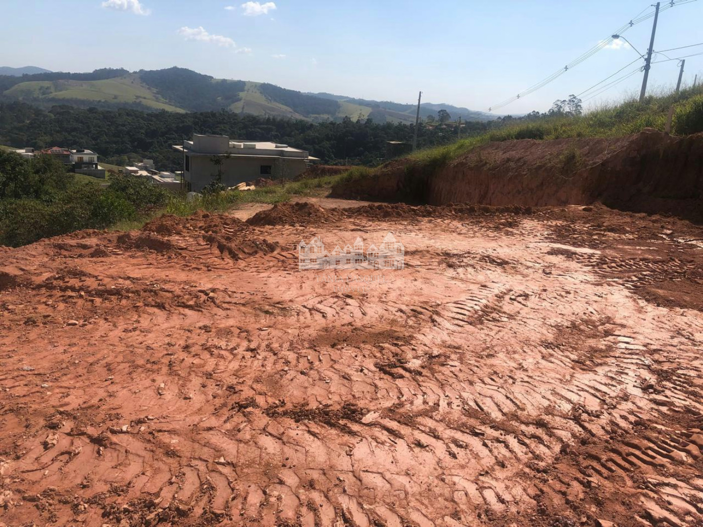 Terreno à venda no condomínio Alto da Floresta, Bom Jesus dos Perdões - SP