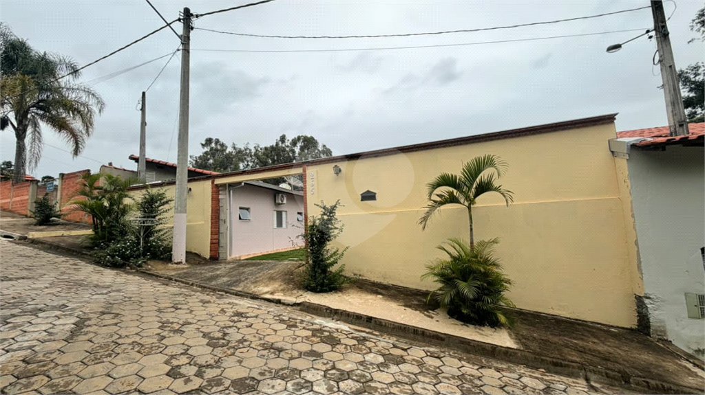 Chácara à venda com 3 quartos, sendo 1 suíte, em Cercadinho, Alambari, SP